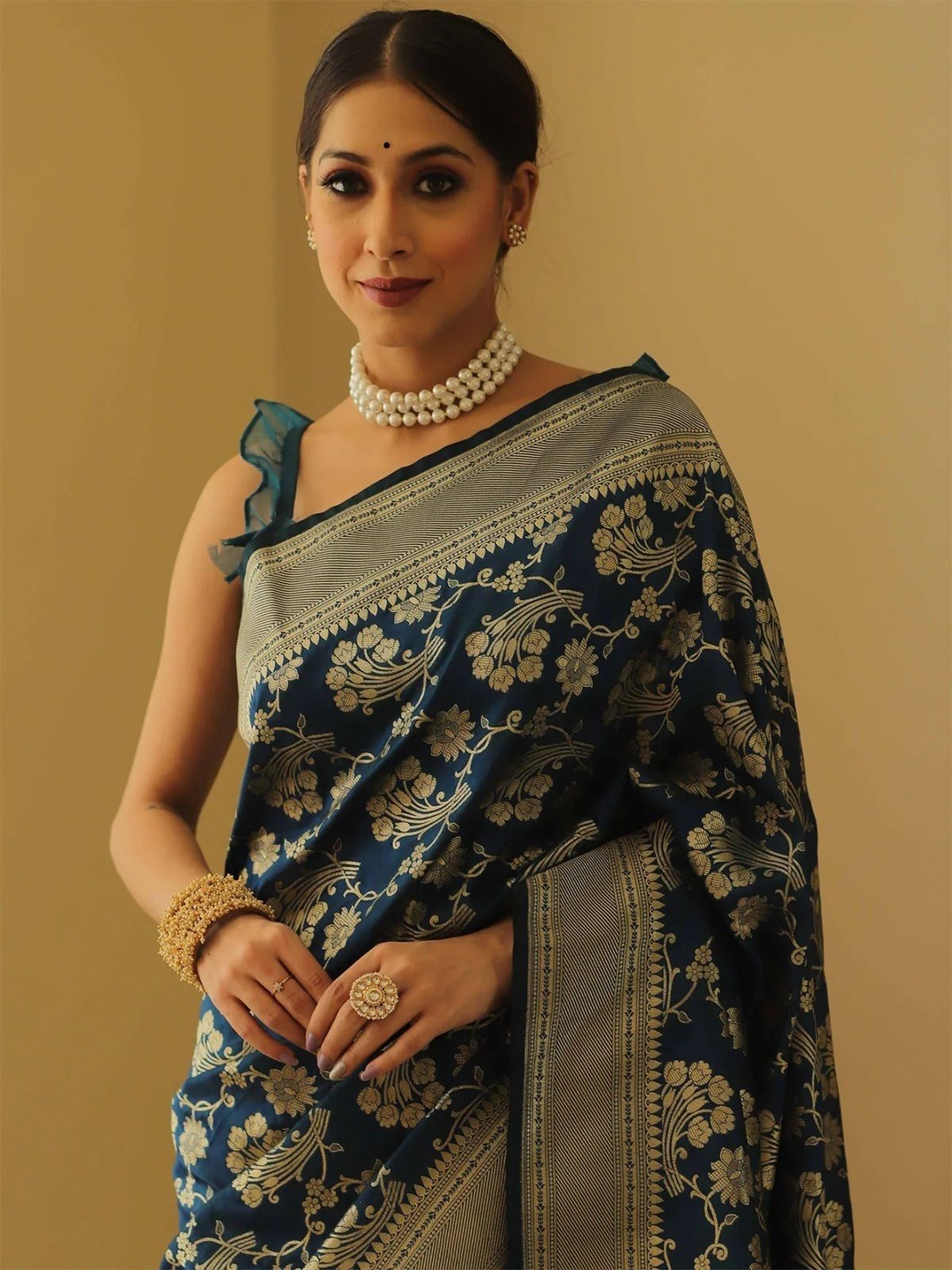 

QENY Ethnic Motifs Zari Banarasi Saree, Blue
