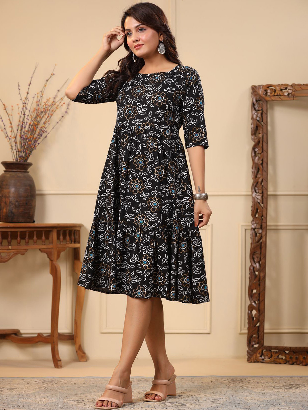 

SHOOLIN Women Floral Print Fit & Flare Maxi Dress, Black