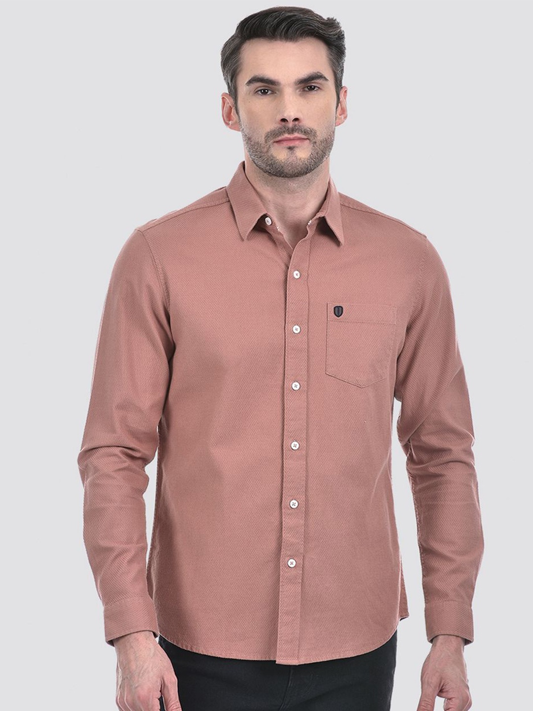 

Numero Uno Men Spread Collar Solid Cotton Slim Fit Casual Shirt, Peach