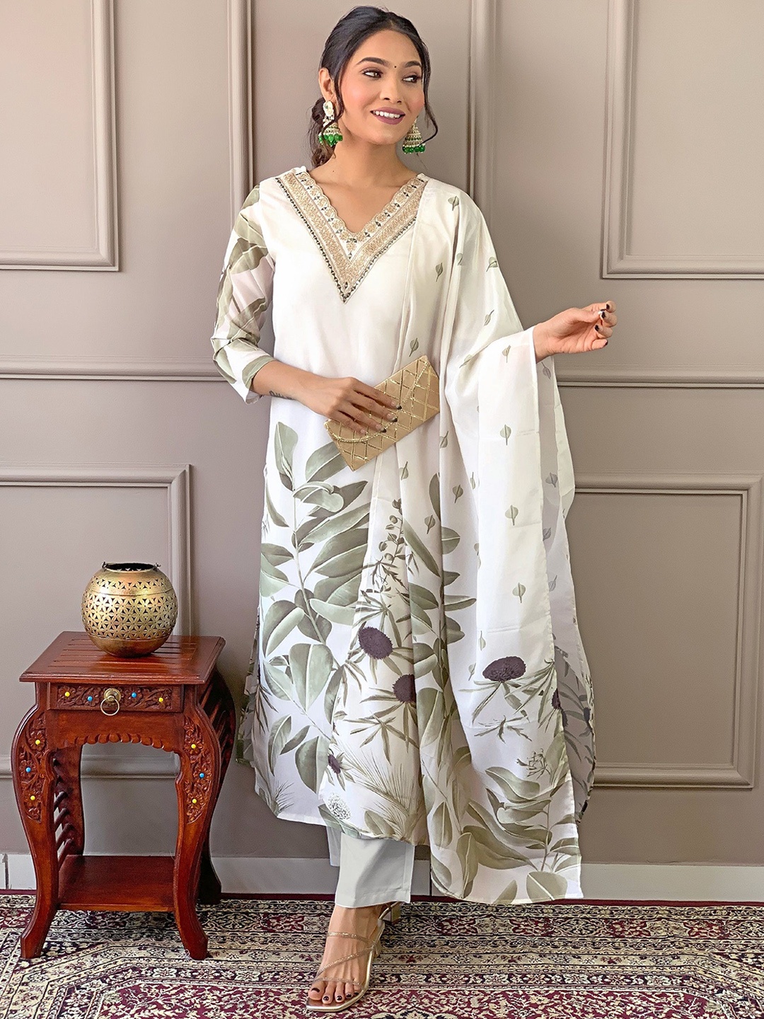 

CaniBani Women Ethnic Motifs Printed Zari Kurta with Trouser & With Dupatta, White