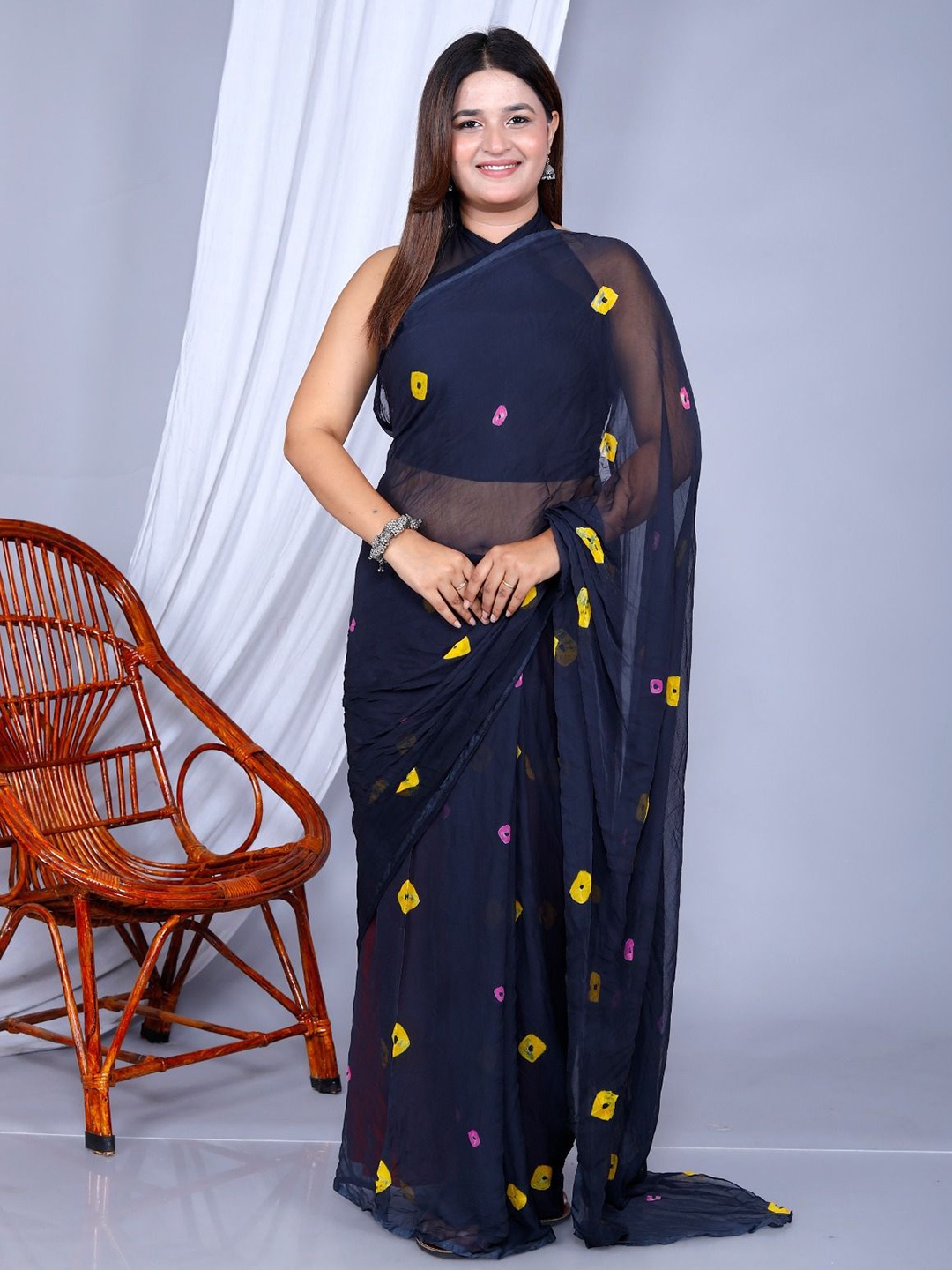 

VL SAREES Printed Pure Chiffon Bandhani Saree, Navy blue