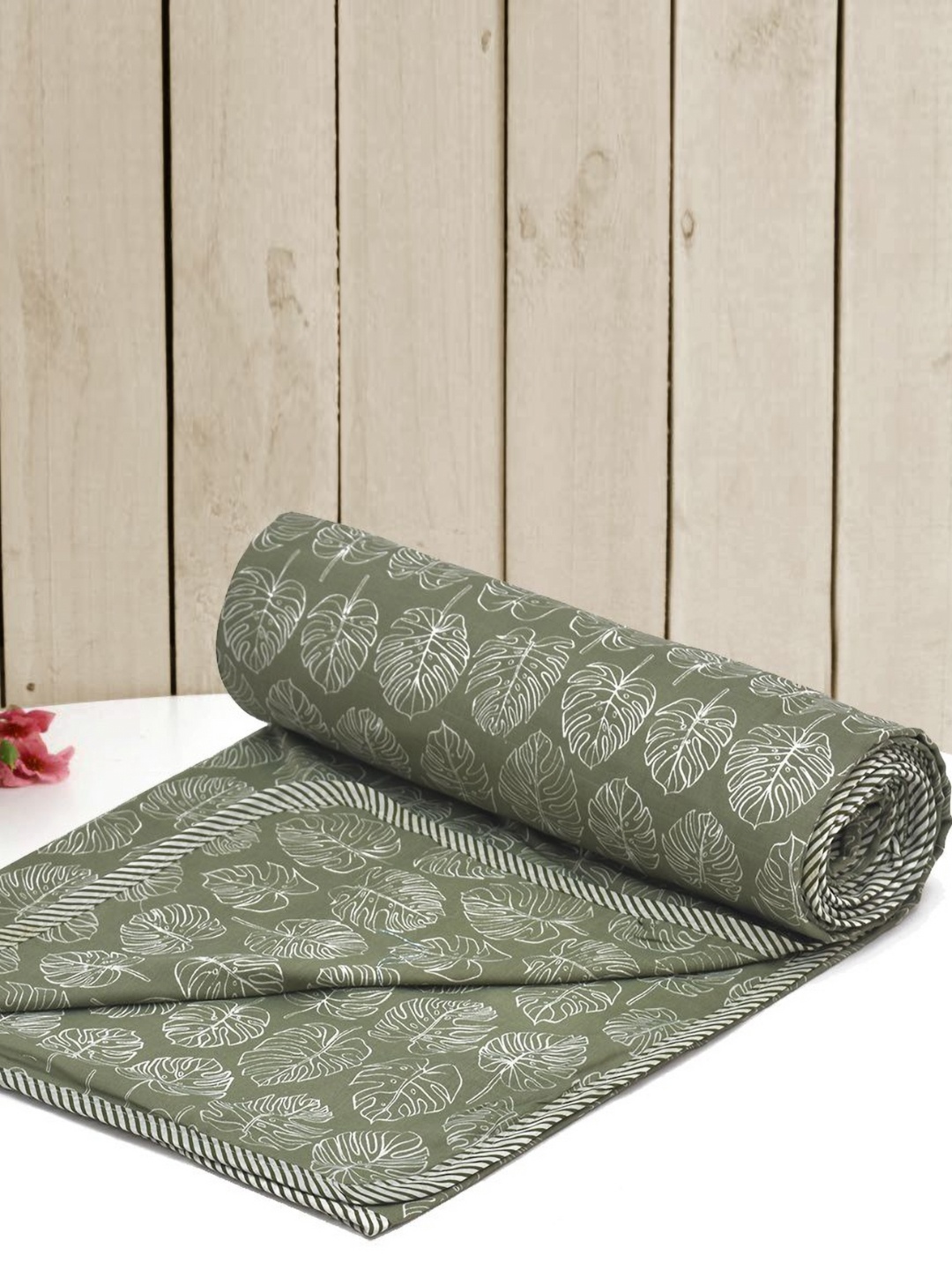

RRC Green & Silver Toned Floral AC Room 210 GSM Single Bed Dohar