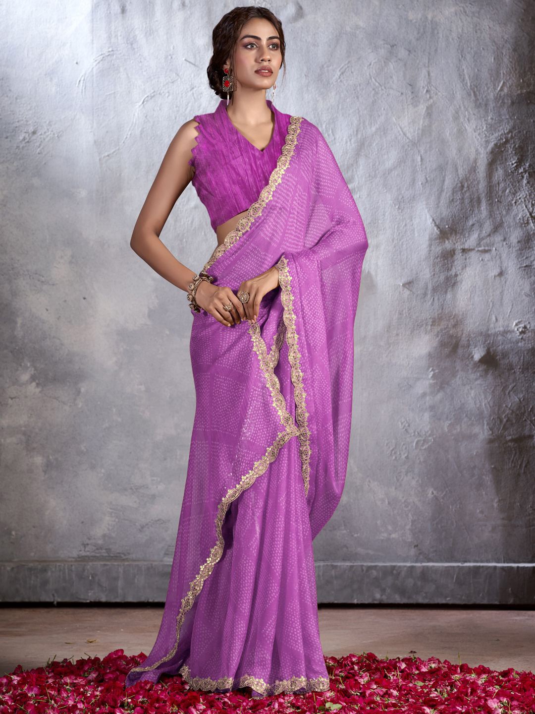 

CHUDIYA Bandhani Sequinned Pure Chiffon Bandhani Saree, Purple