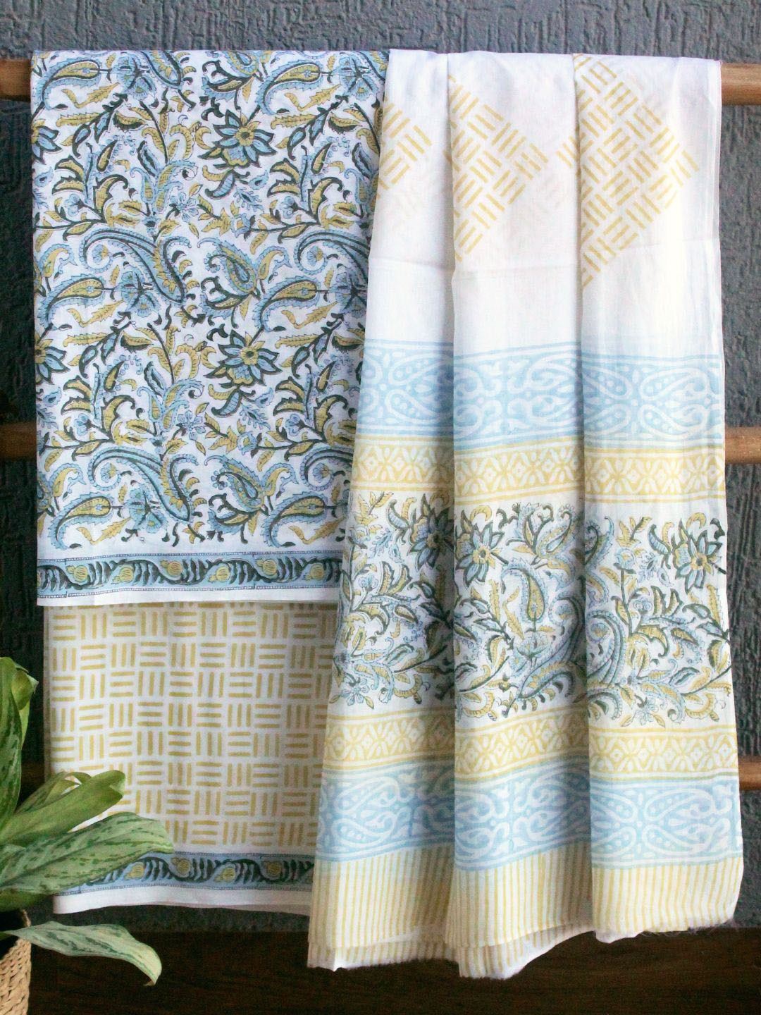 

Weaves of Tradition Printed Pure Cotton Unstitched Dress Material, White