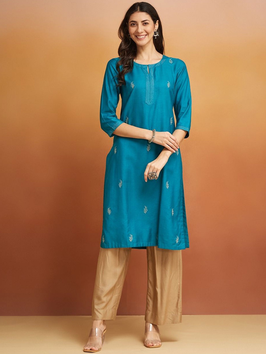 

Fabindia Women Embroidered Thread Work Kurta, Blue