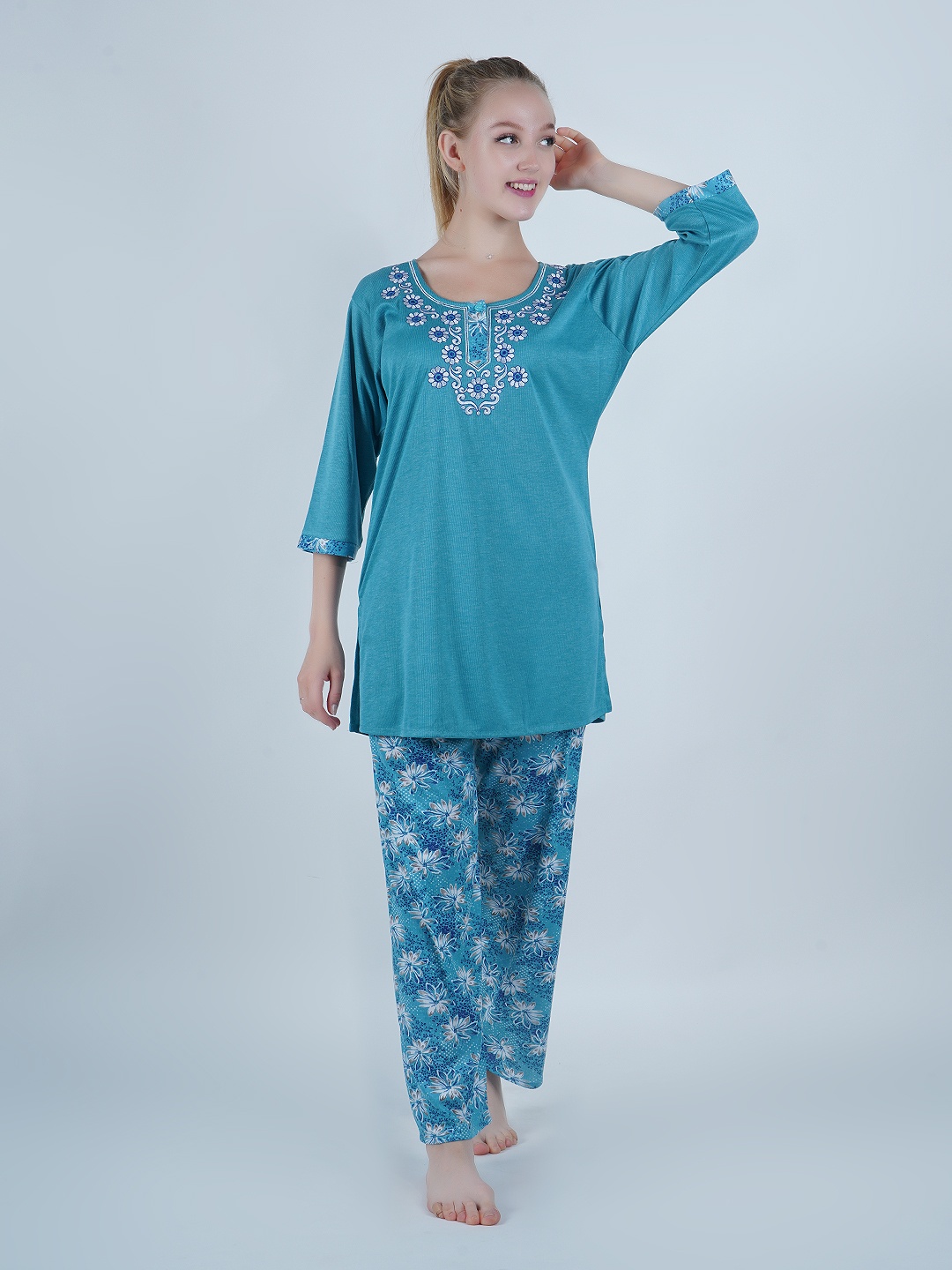 

SHYAM SONS FLAIR Women Night suit, Green