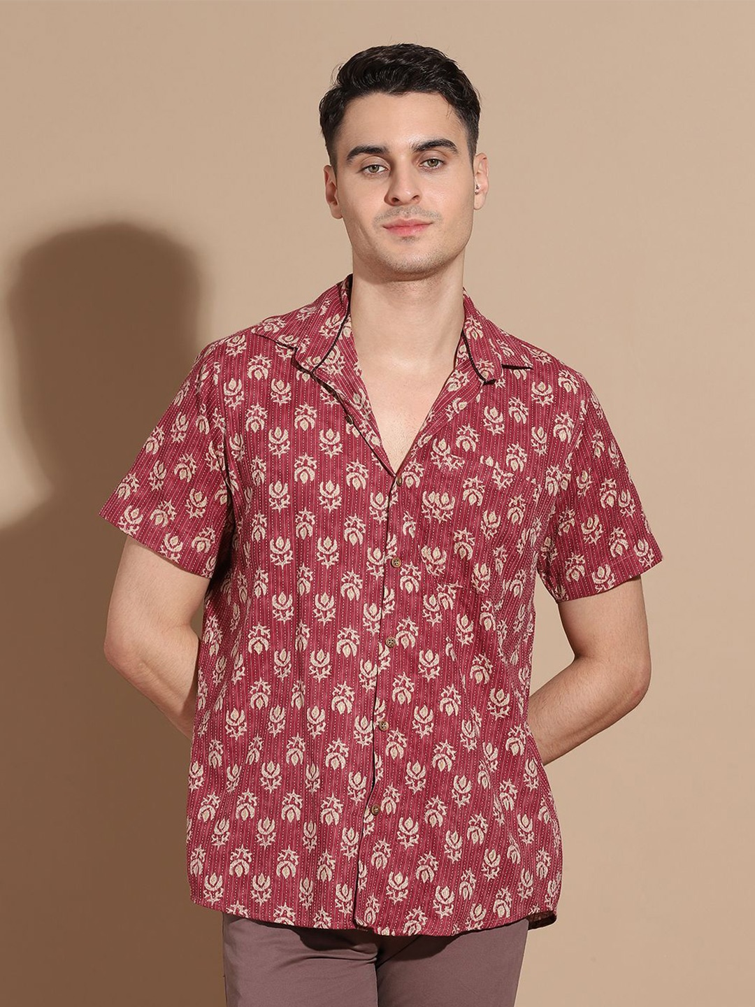 

Anouk Men Smart Cutaway Collar Floral Printed Cotton Casual Shirt, Maroon