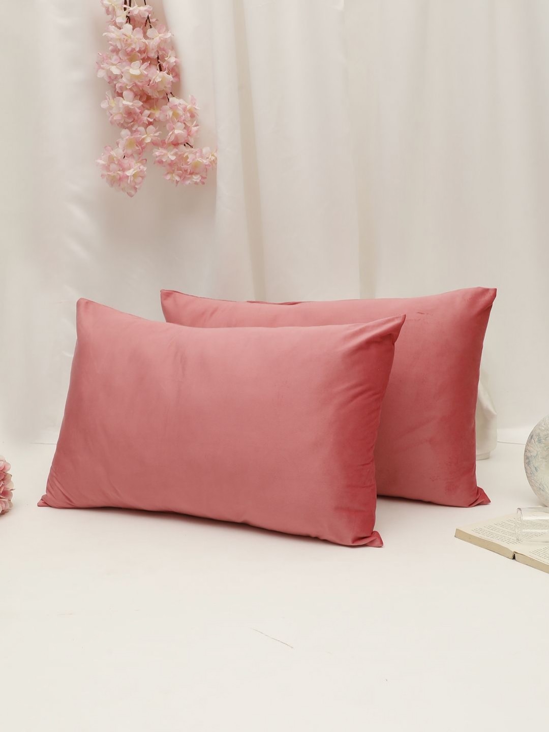 

THE CONVERSION Pink 2 Pieces Velvet Rectangle Shape Pillow Covers