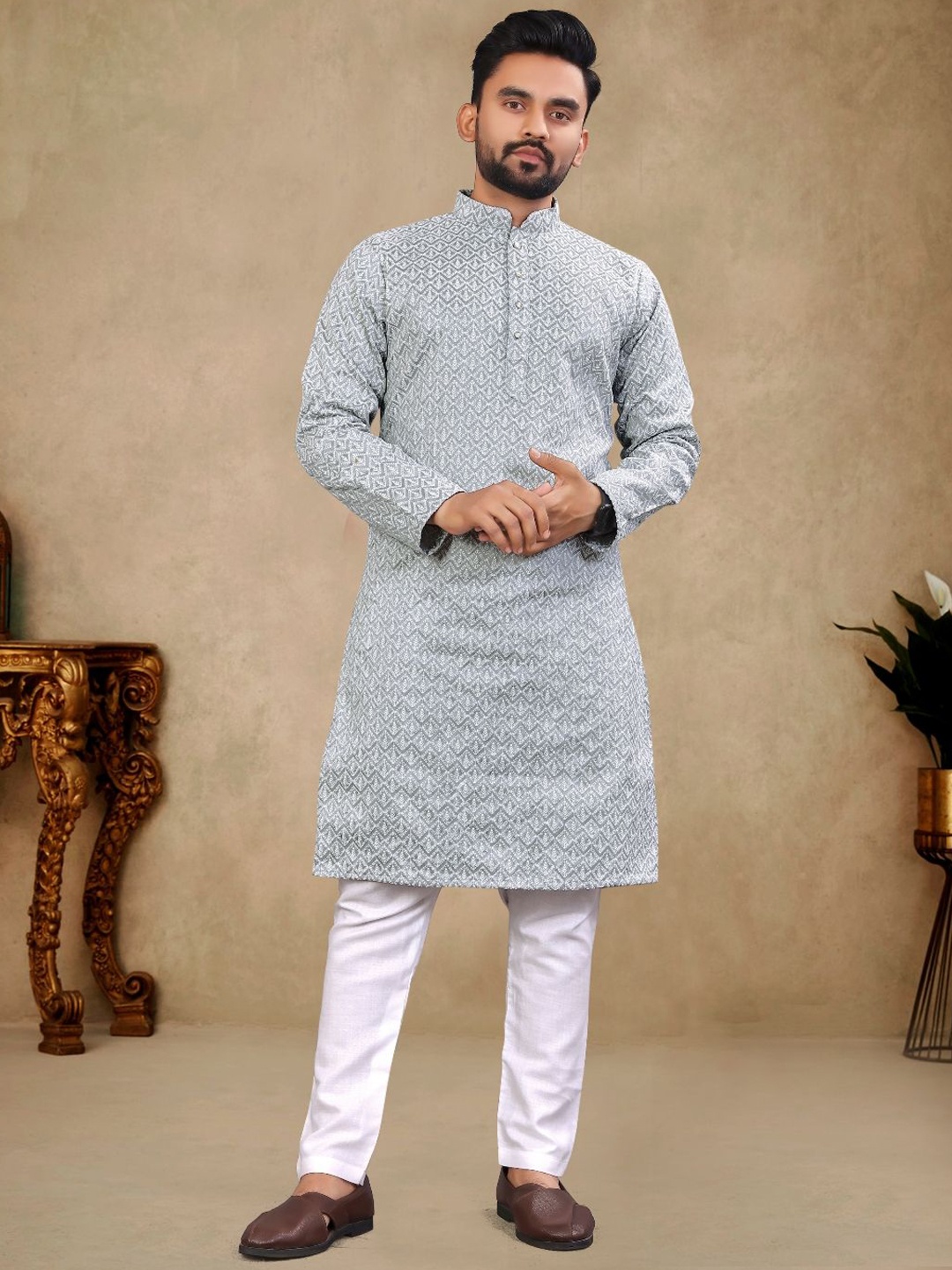 

Zurika Fashion Men Chikankari Embroidered Straight Kurta, Grey