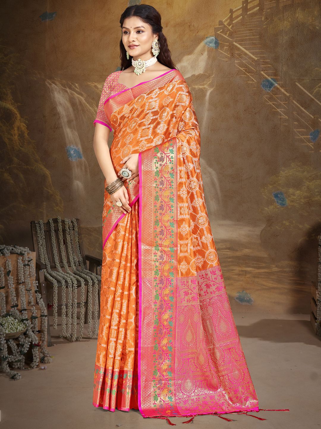 

SANGAM PRINTS Woven Design Zari Tussar Saree, Orange