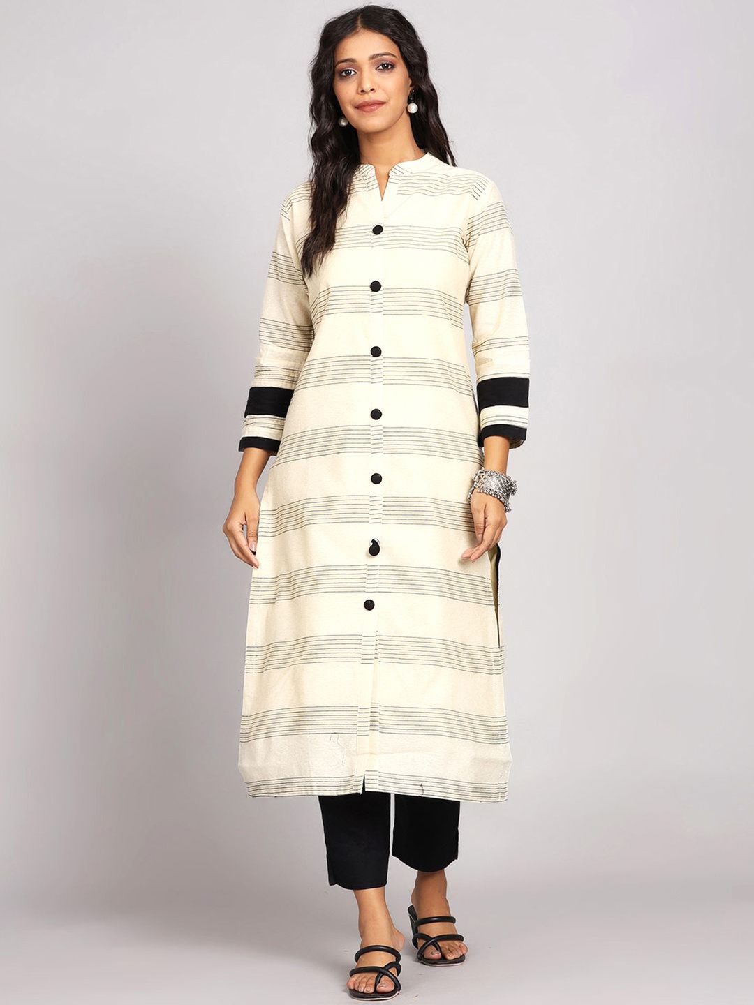

Chandbaali Women Mandarin Collar Cotton Straight Kurta, Cream