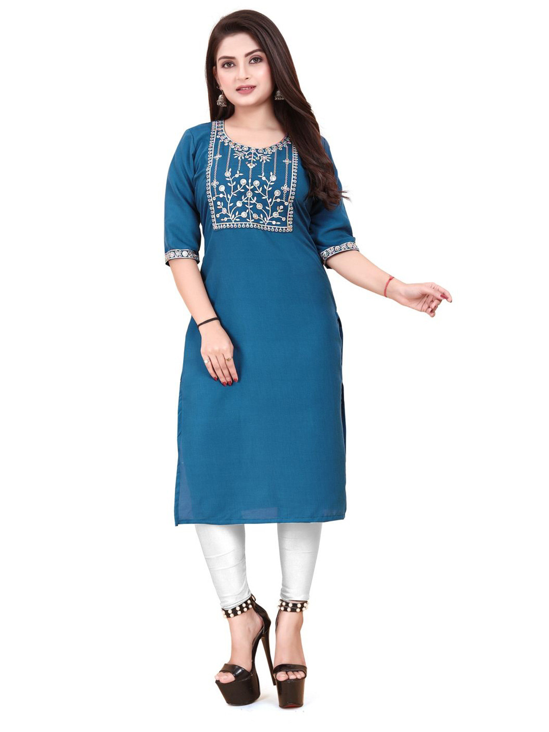 

AKK ENTERPRISE Women Embellished Yoke Design Straight Kurtas, Blue