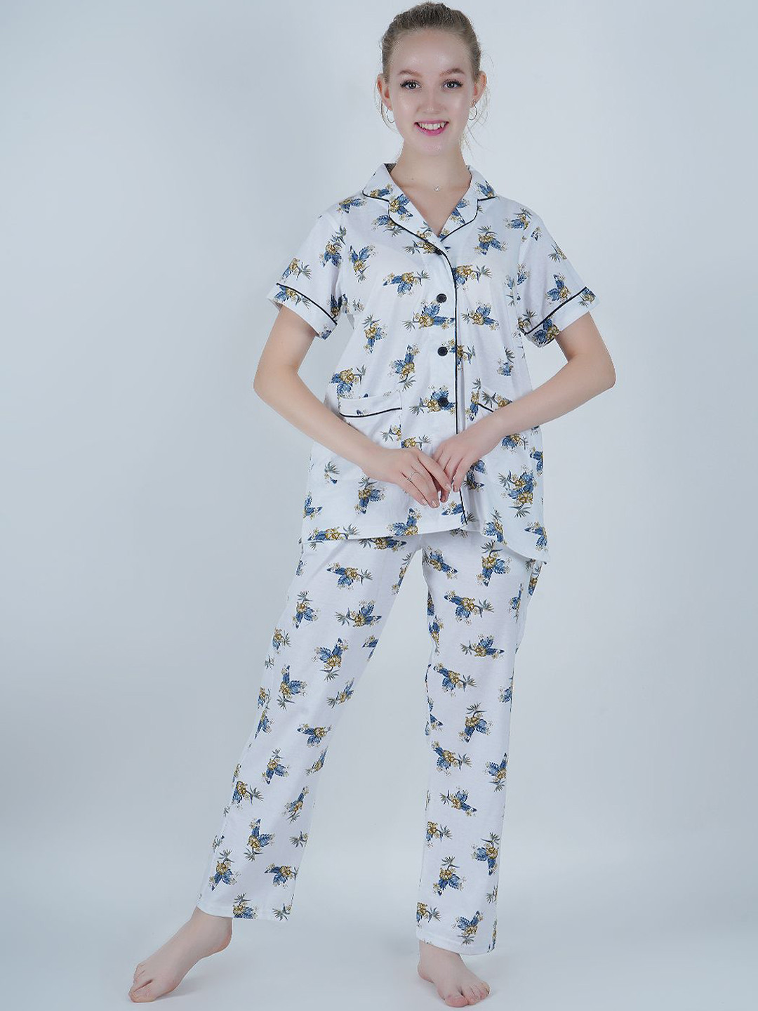 

SHYAM SONS FLAIR Women Printed Night suit, White