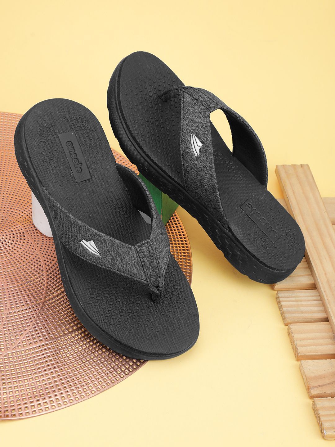 

ONSOLE Women Slip-On Flip Flops, Black