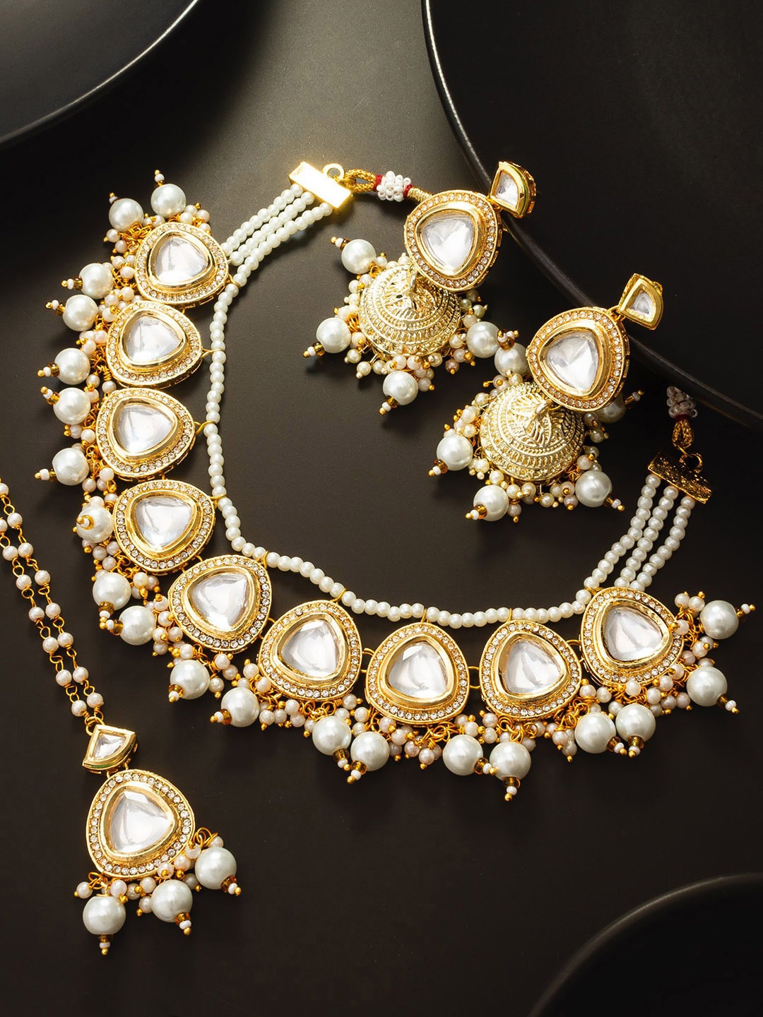 

aadita Kundan Stone-Studded & Pearl Beaded Jewellery Set, Gold