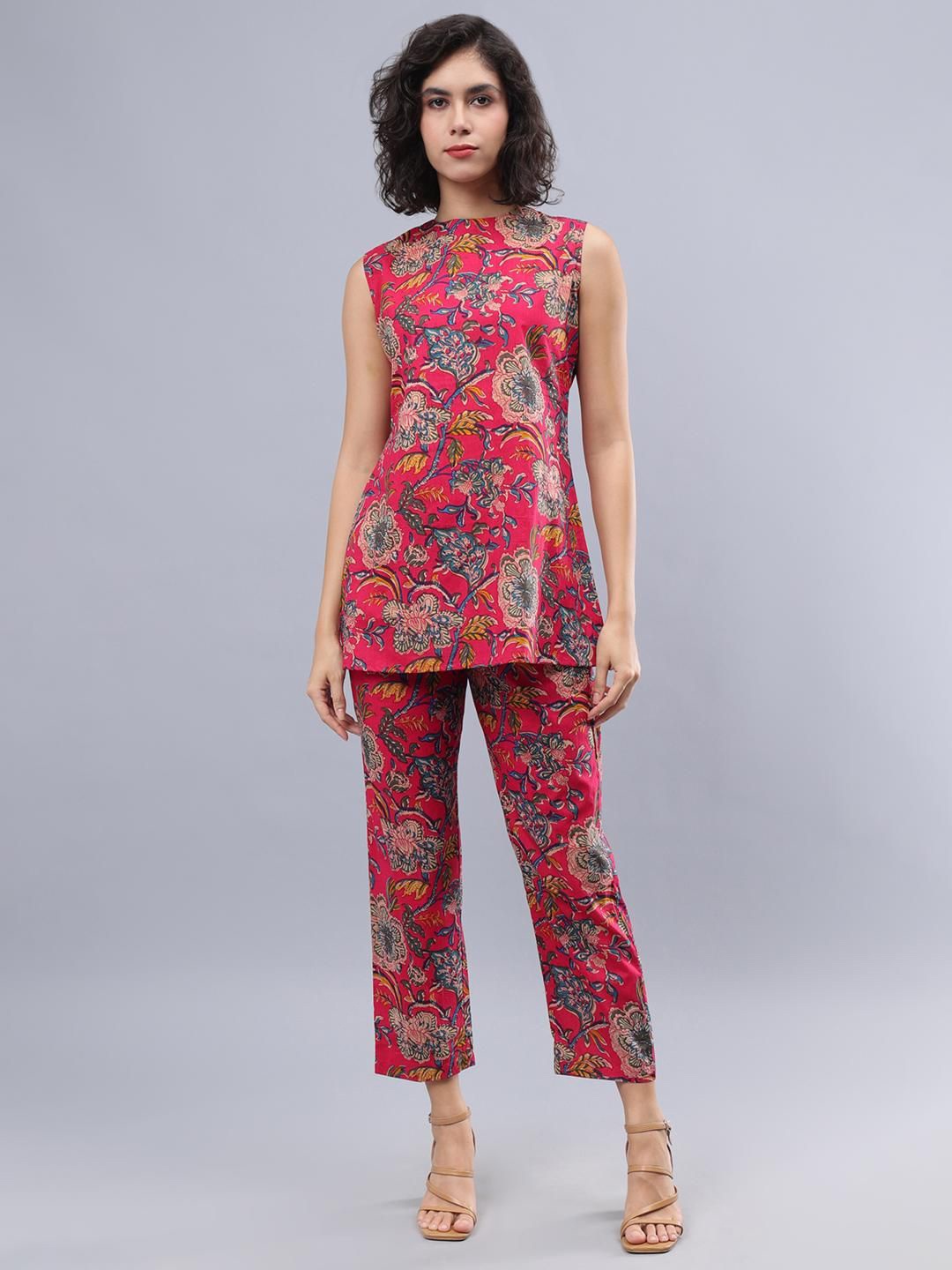 

CORDSET Floral Printed Round Neck Sleeveless Pure Cotton Top With Trouser, Pink