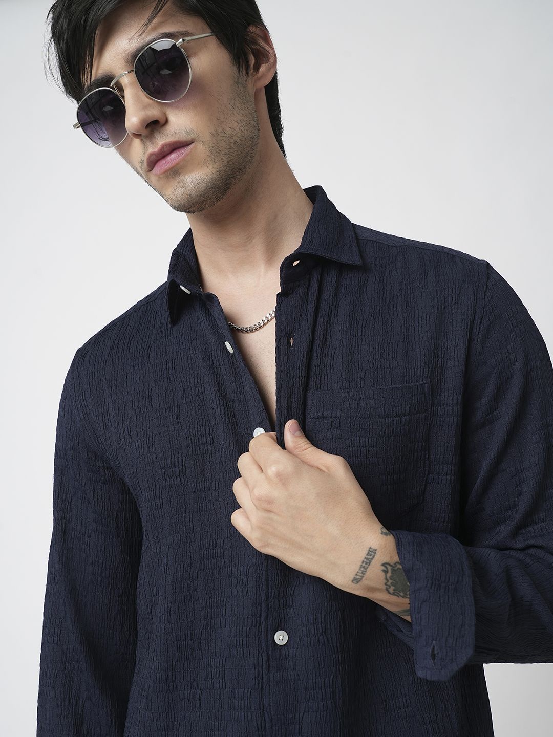 

VASTRADO Men Classic Spread Collar Textured Casual Shirt, Navy blue