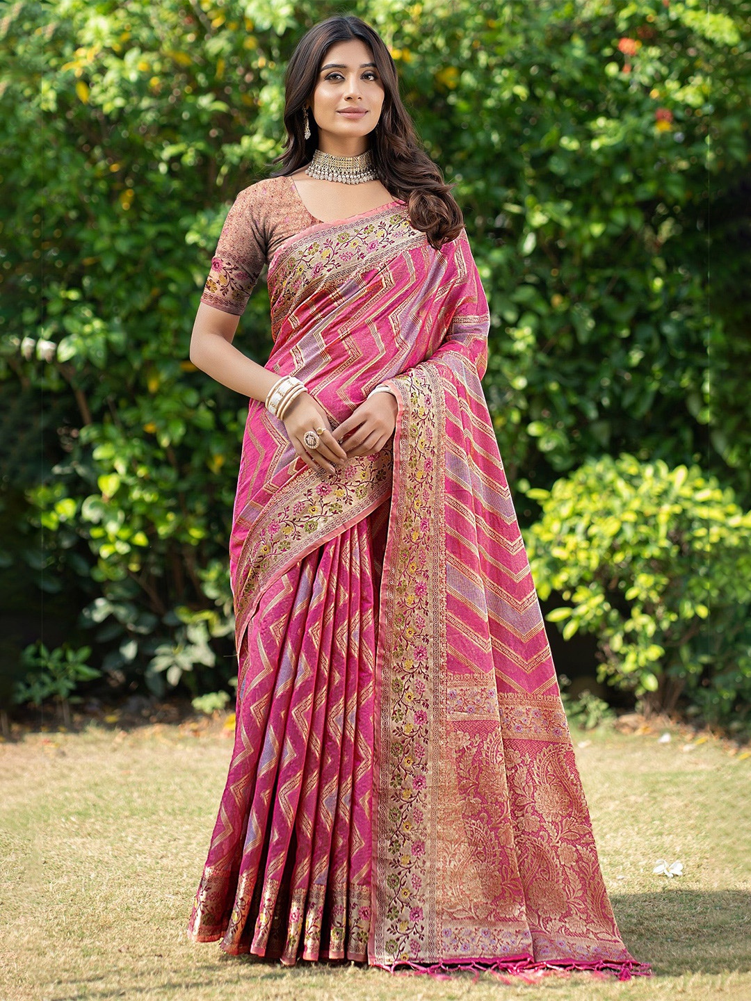 

MAHALASA Ethnic Motifs Zari Organza Saree, Pink