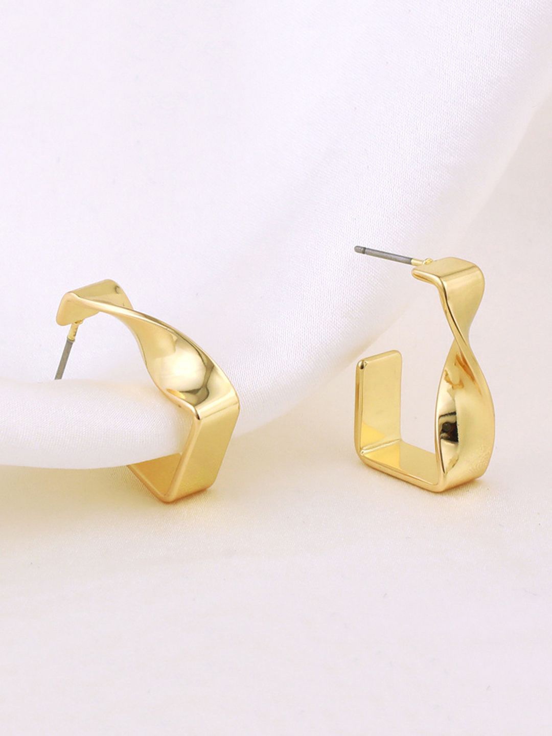 

FIMBUL Gold Plated Drop Earrings