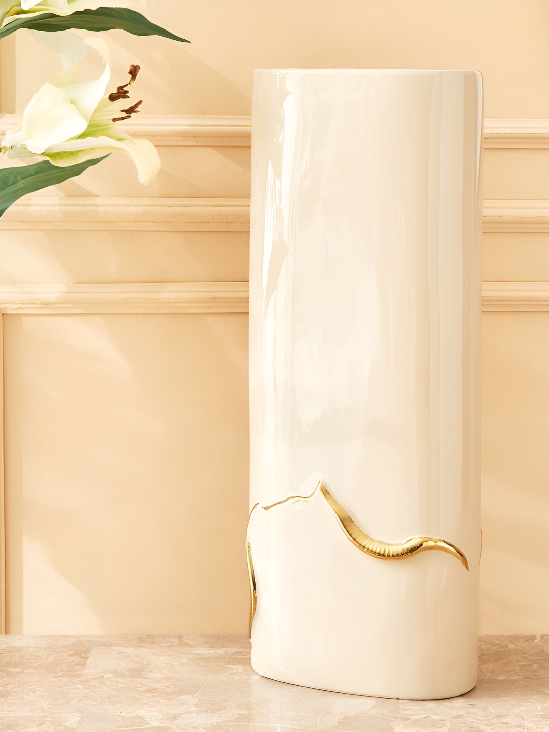 

Home Centre Beige & White Ceramic Flower Vase