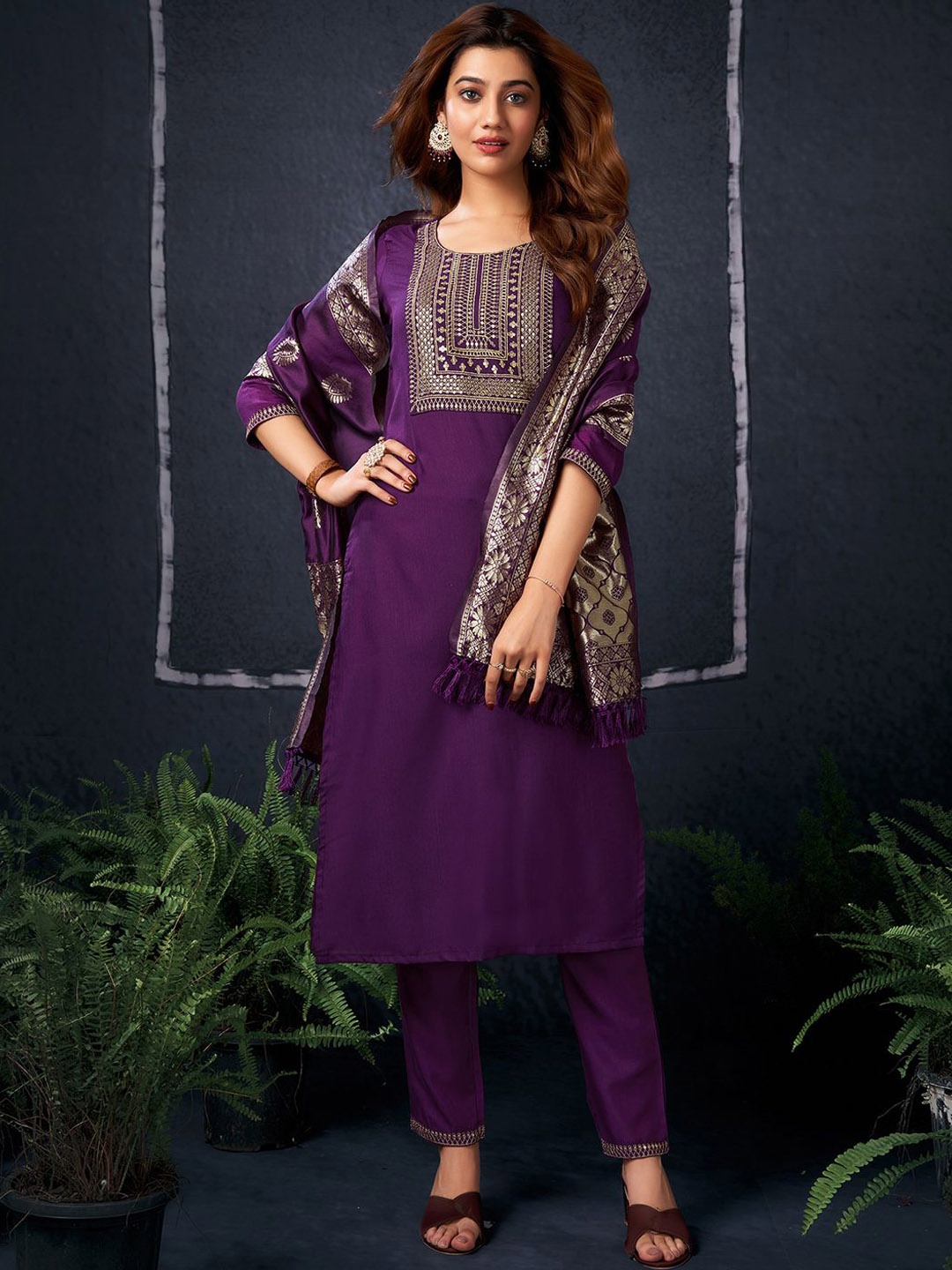 

SKYLEE Women Ethnic Motifs Embroidered Regular Sequinned Kurta with Trousers & With Dupatta, Purple