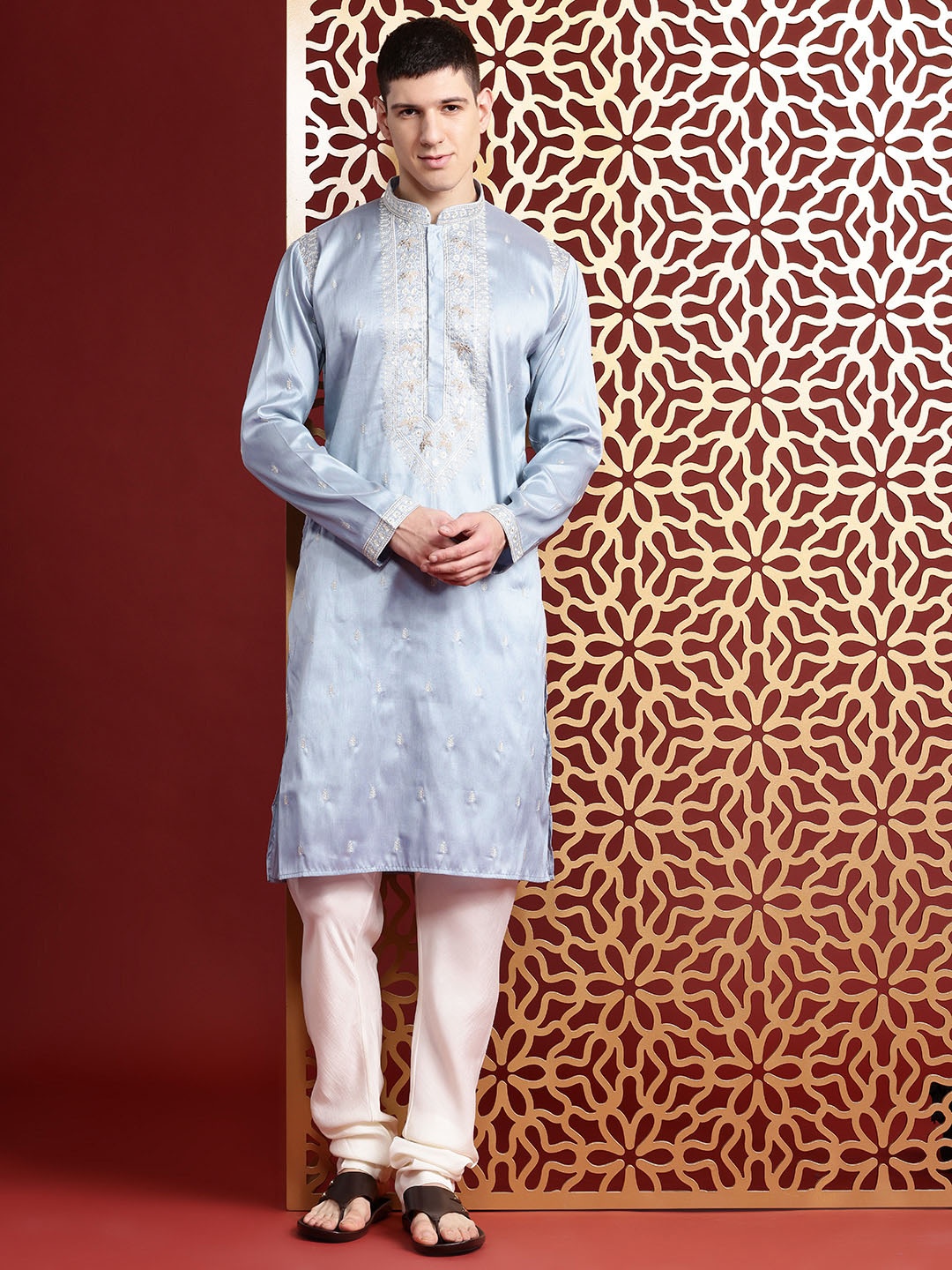 

MANQ Floal Embroidered Mandarin Collar Sequins Straight Kurta, Grey