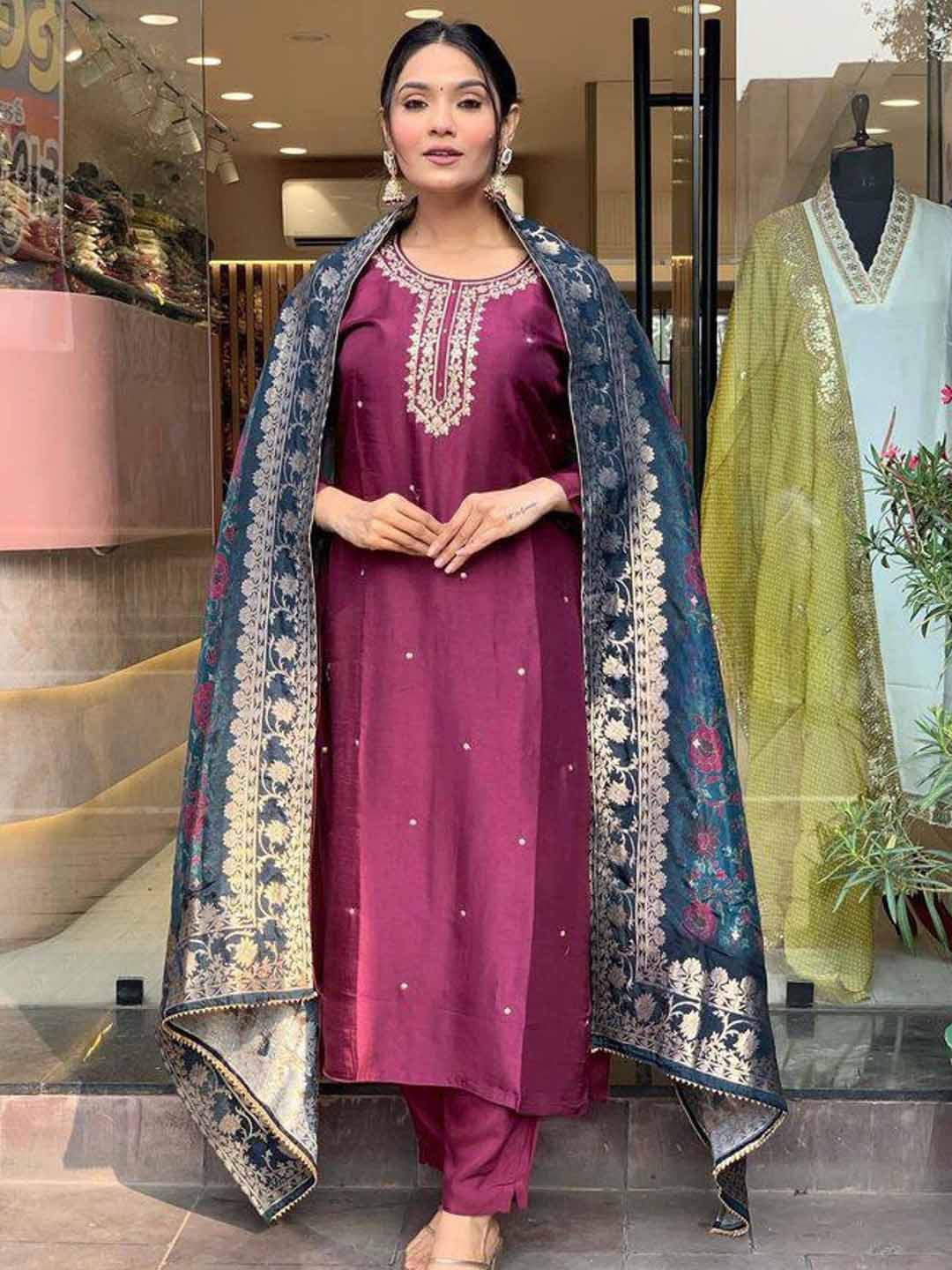 

NIZA FASHION Women Embroidered Thread Work Kurta With Trousers & Dupatta, Purple
