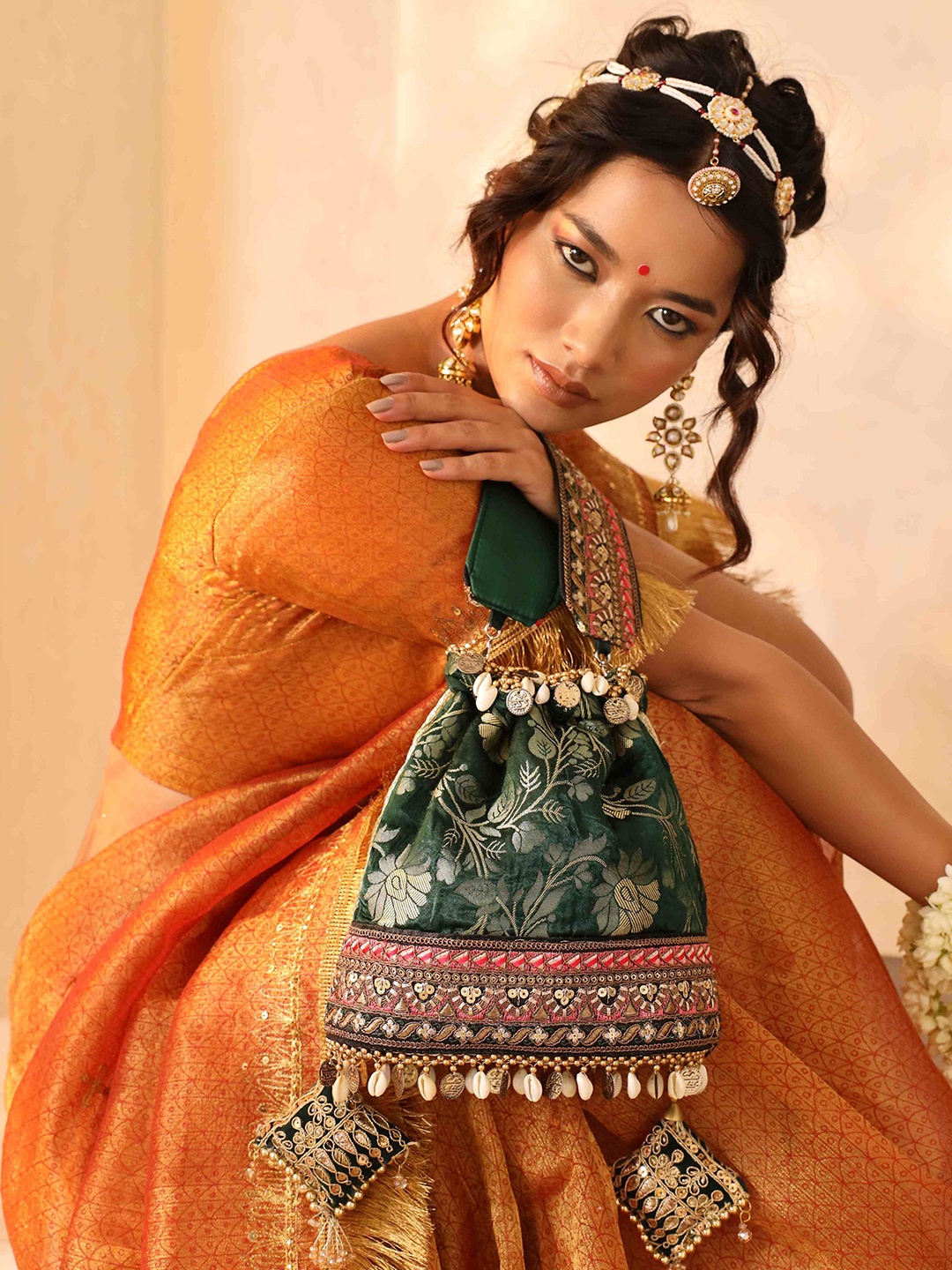 

THE TAN CLAN Embroidered Potli Clutch, Green