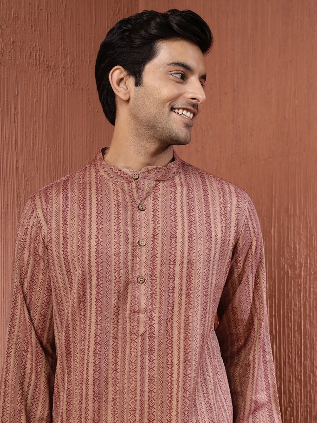 

Fabindia Men Ethnic Motifs Striped Mirror Work Kurta, Pink