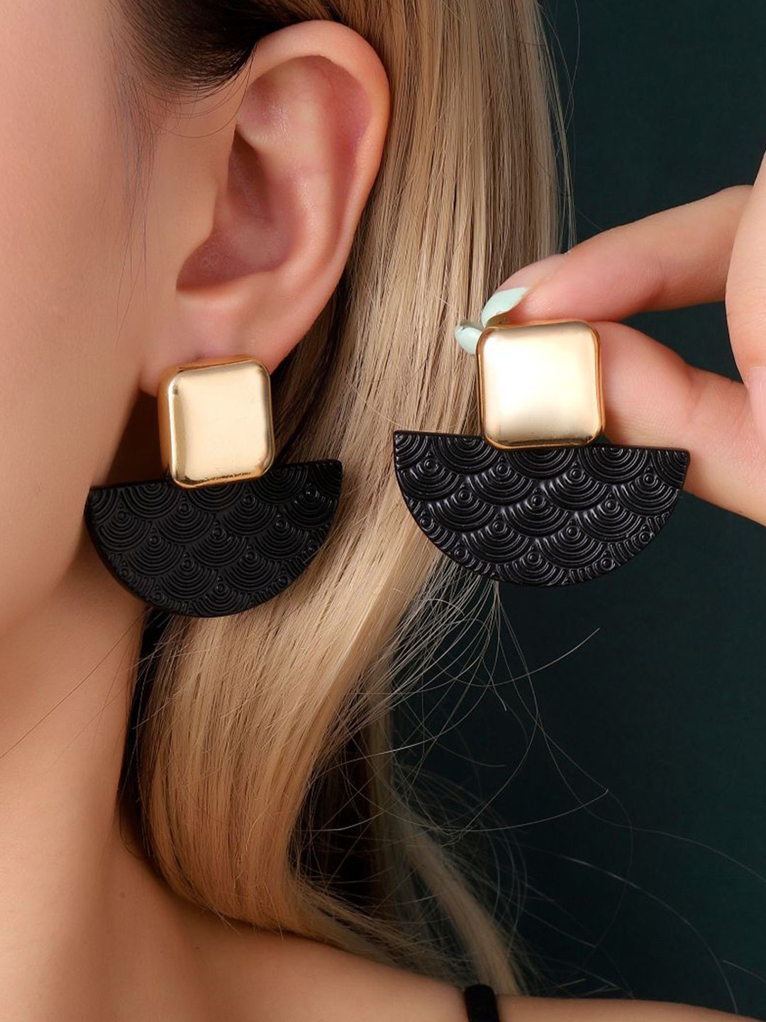 

SALTY Lush Square Shaped Studs, Gold