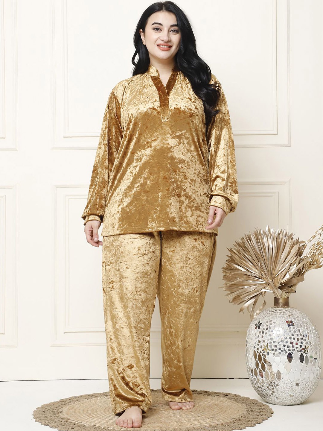 

TAG 7 Women Solid Mandarin Collar Night suit, Yellow