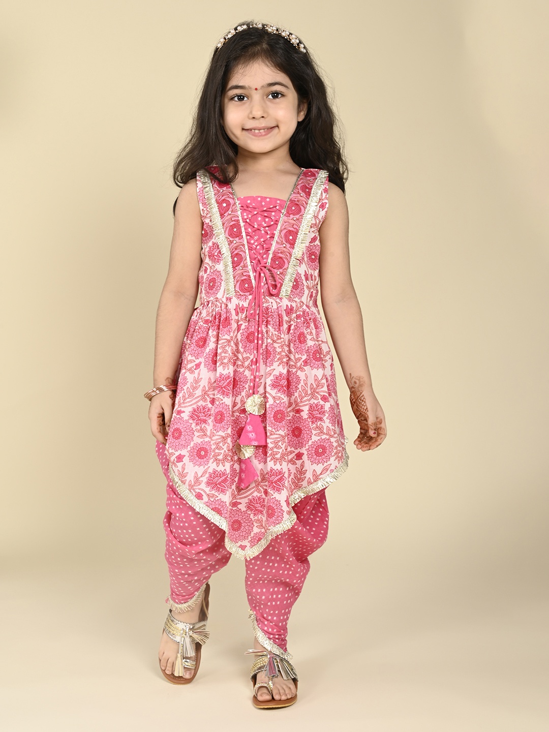 

LIL PITAARA Girls Floral Printed Pure Cotton High-Low A-Line Kurta with Dhoti Pants, Pink