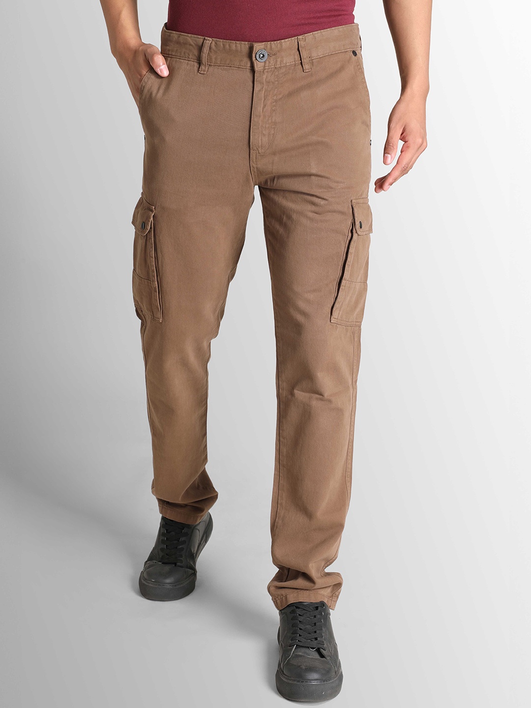 

The Roadster Lifestyle Co Men Pure Cotton Straight-Fit Crago Trousers, Brown