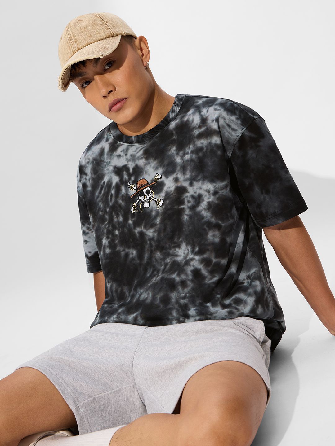 

The Souled Store Men Dyed Round Neck Cotton Oversized T-shirt, Black