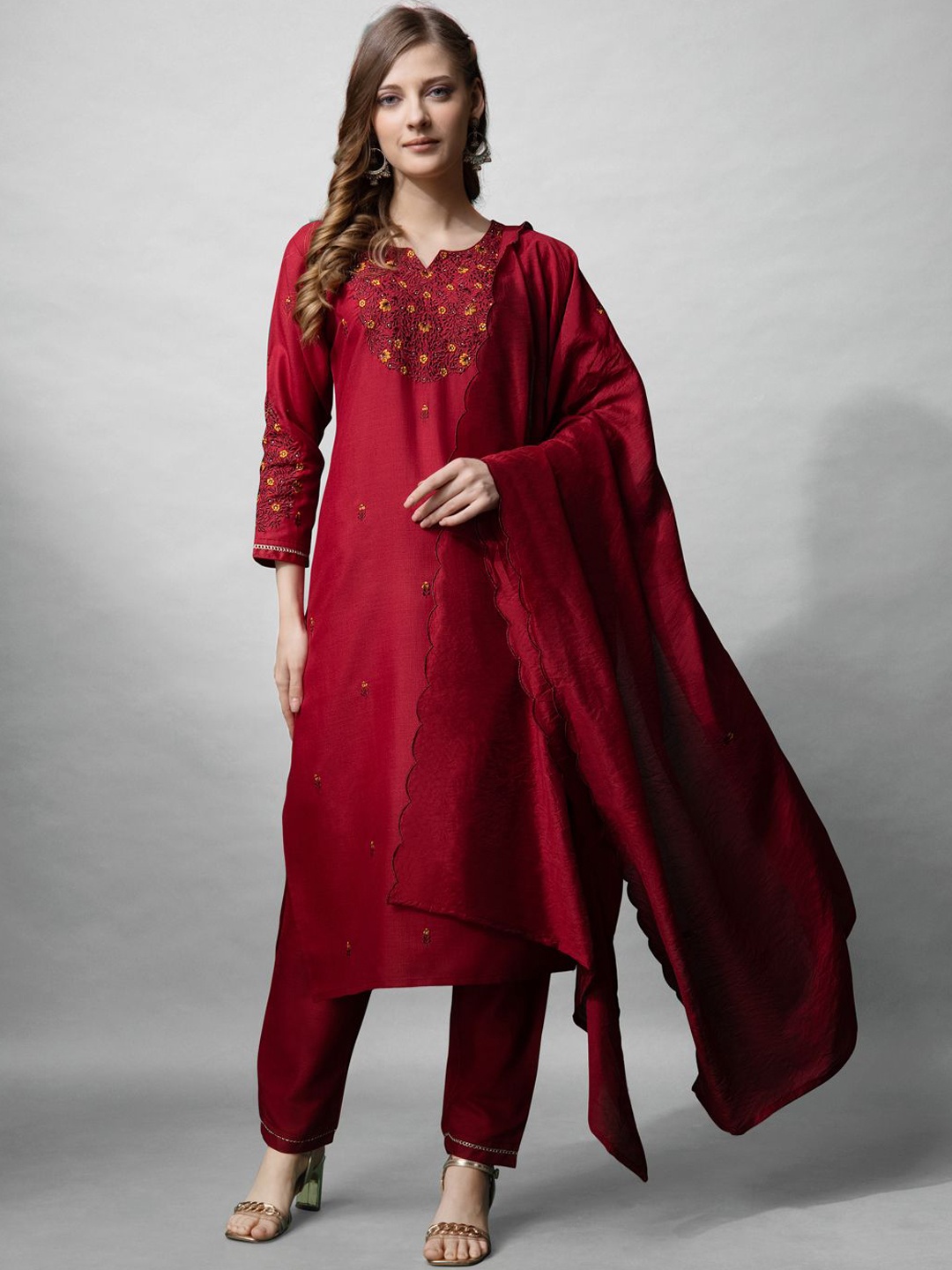 

KAYOMMI Floral Embroidered Notch Neck Straight Kurta with Trousers & Dupatta, Maroon