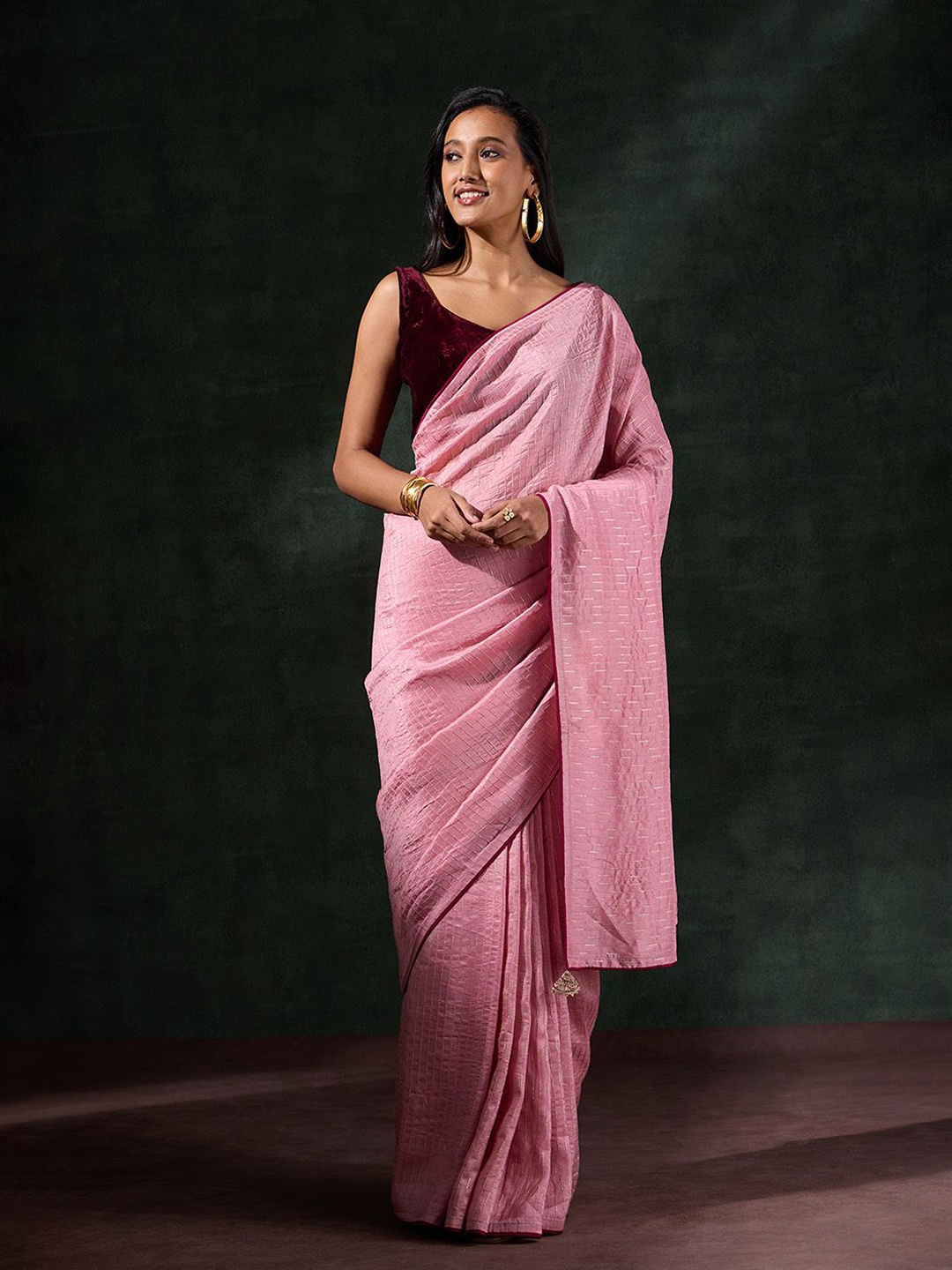 

Taneira Women Pink Viscose Woven Saree