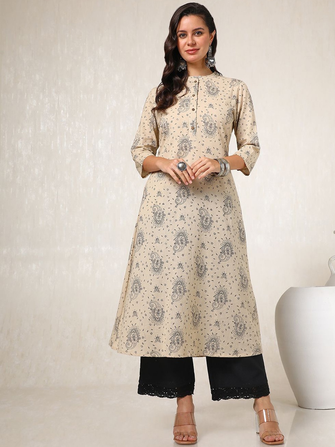 

Soch Women Floral Printed Thread Work Kurta, Beige
