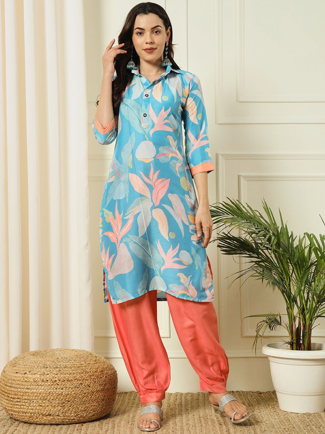 

Ekta Textiles Women Floral Printed Regular Kurti with Patiala, Turquoise blue