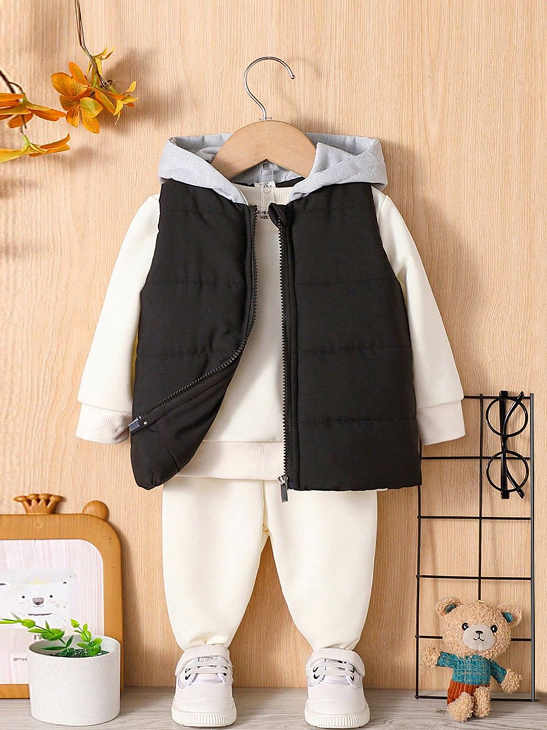 

INCLUD Boys Coat with Trousers Clothing Set, Black