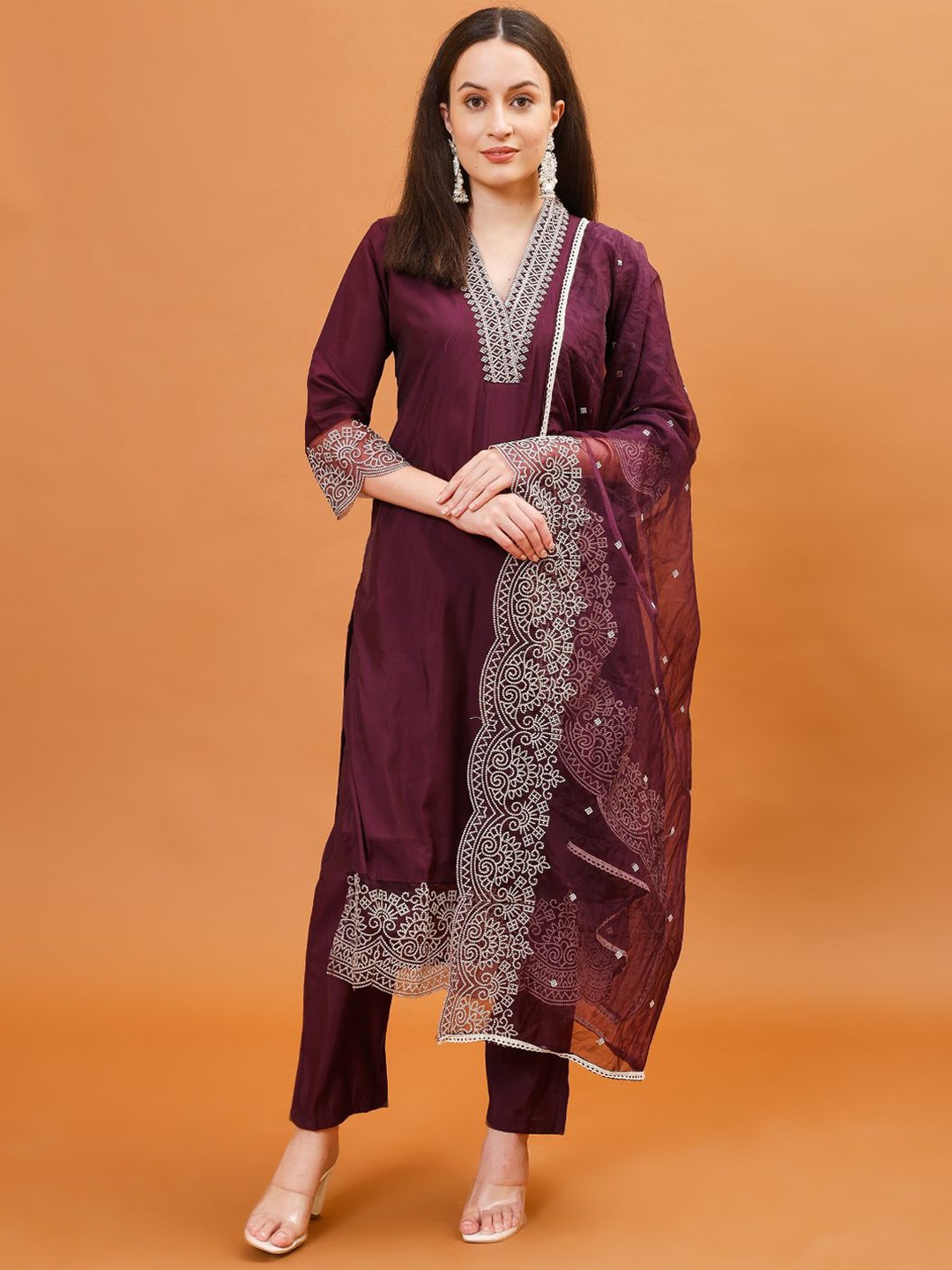 

Meena Bazaar Women Ethnic Motifs Embroidered Regular Thread Work Kurta with Trousers & With Dupatta, Maroon