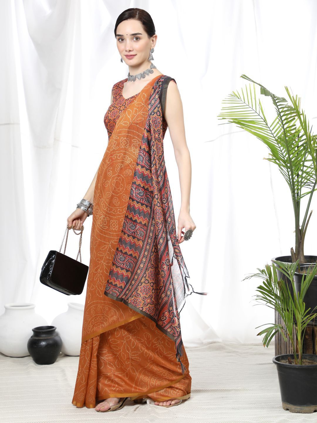 

Kandora Bandhani Zari Pure Cotton Saree, Orange
