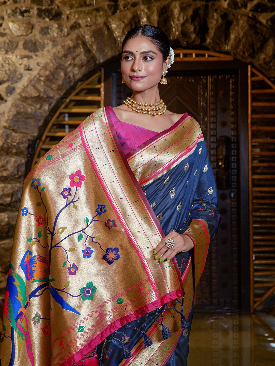 

Kandora Woven Design Zari Pure Silk Banarasi Saree, Navy blue