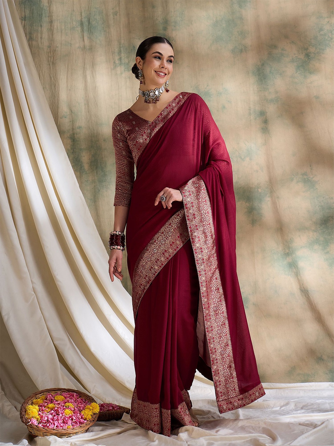

Sangria Woven Design Saree With Blouse, Red