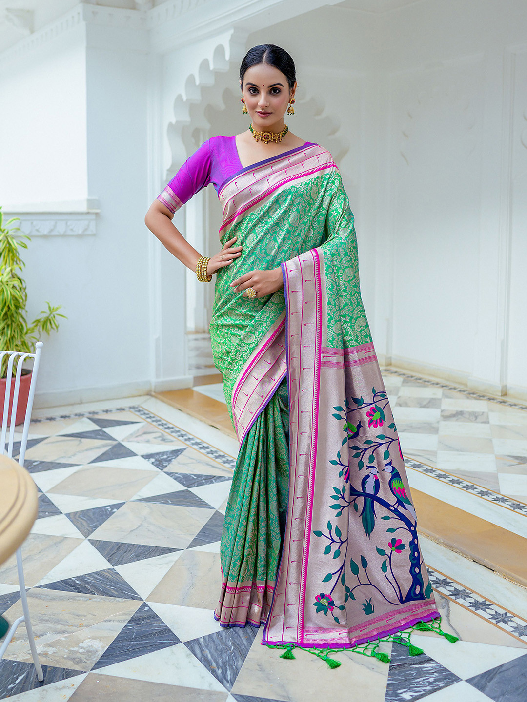 

Kandora Woven Design Zari Pure Silk Kanjeevaram Saree, Green