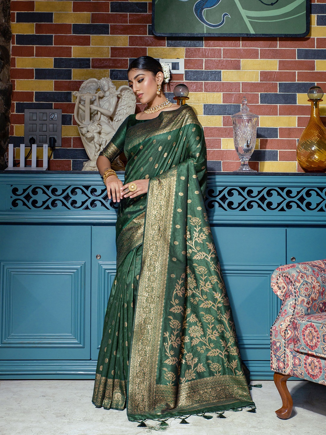 

Kandora Woven Design Zari Pure Silk Banarasi Saree, Green