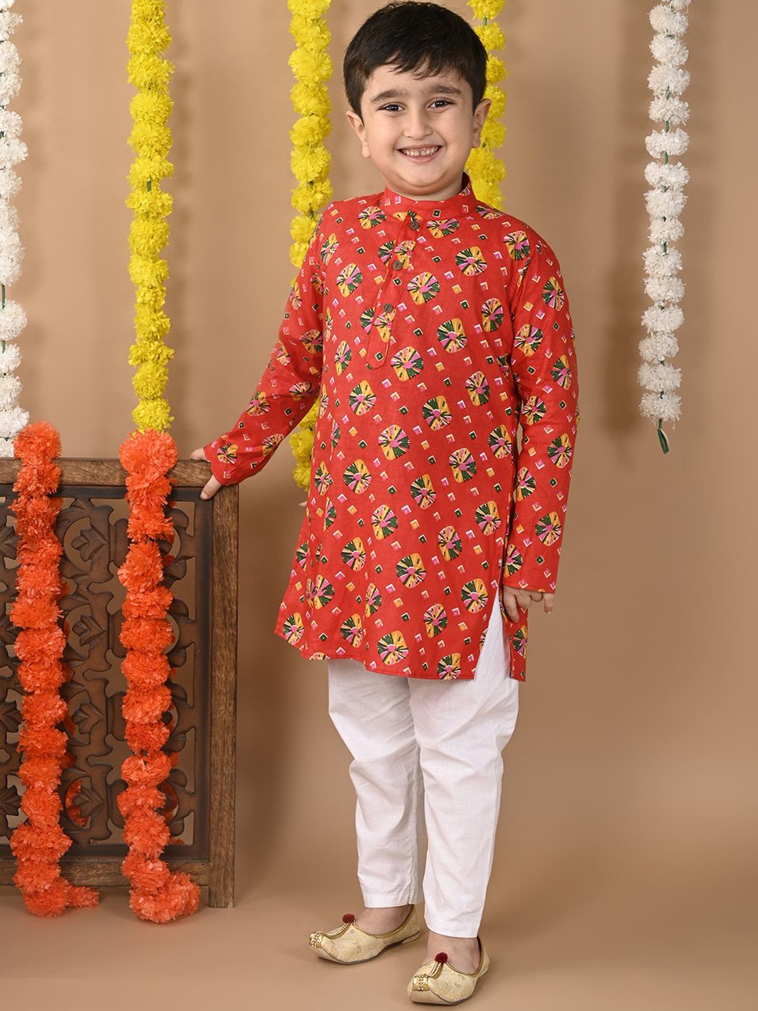 

Sangria Boys Floral Printed Mandarin Collar Pure Cotton Straight Kurta and Trouser, Red