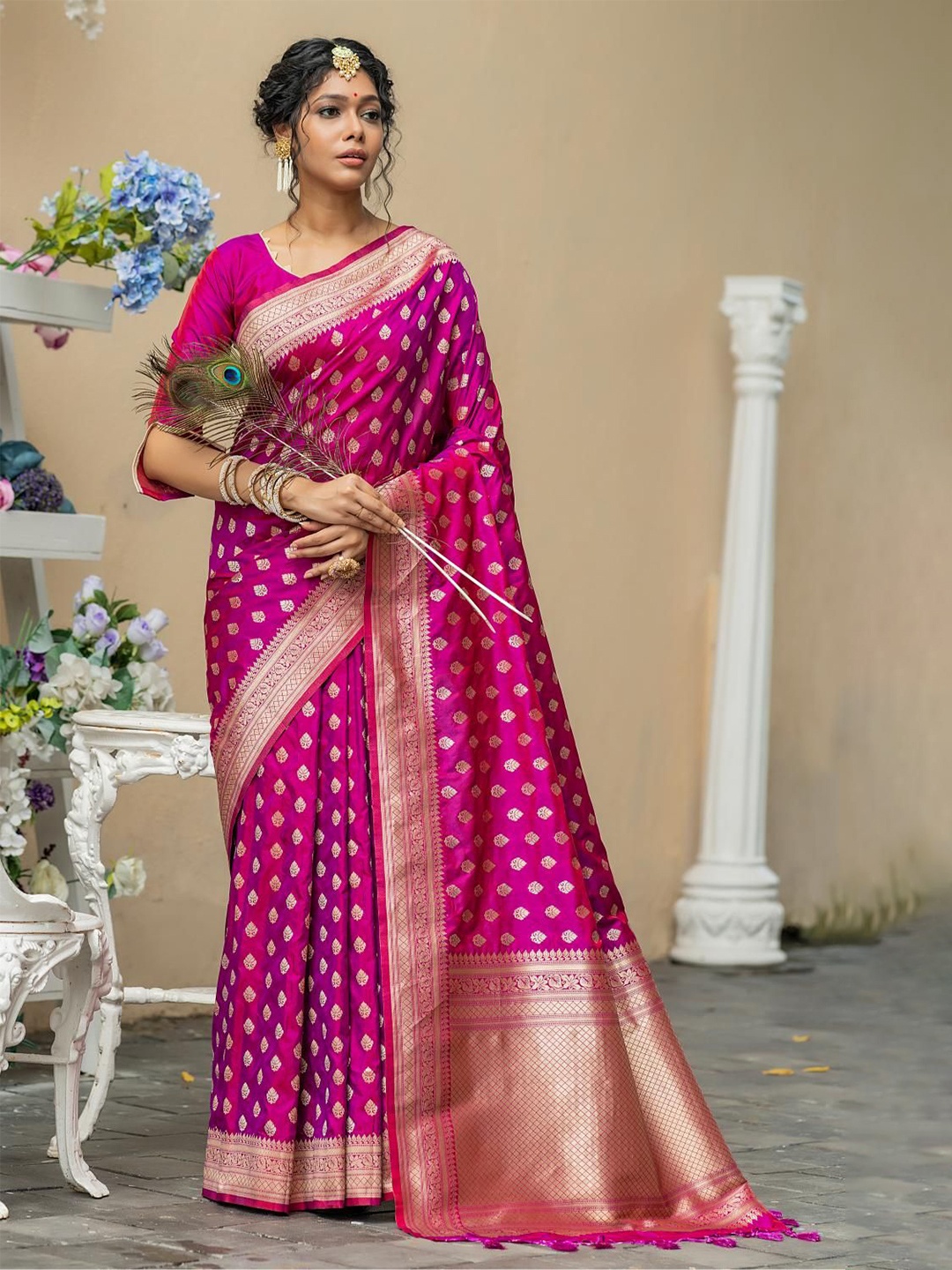 

Kandora Woven Design Zari Pure Silk Banarasi Saree, Pink
