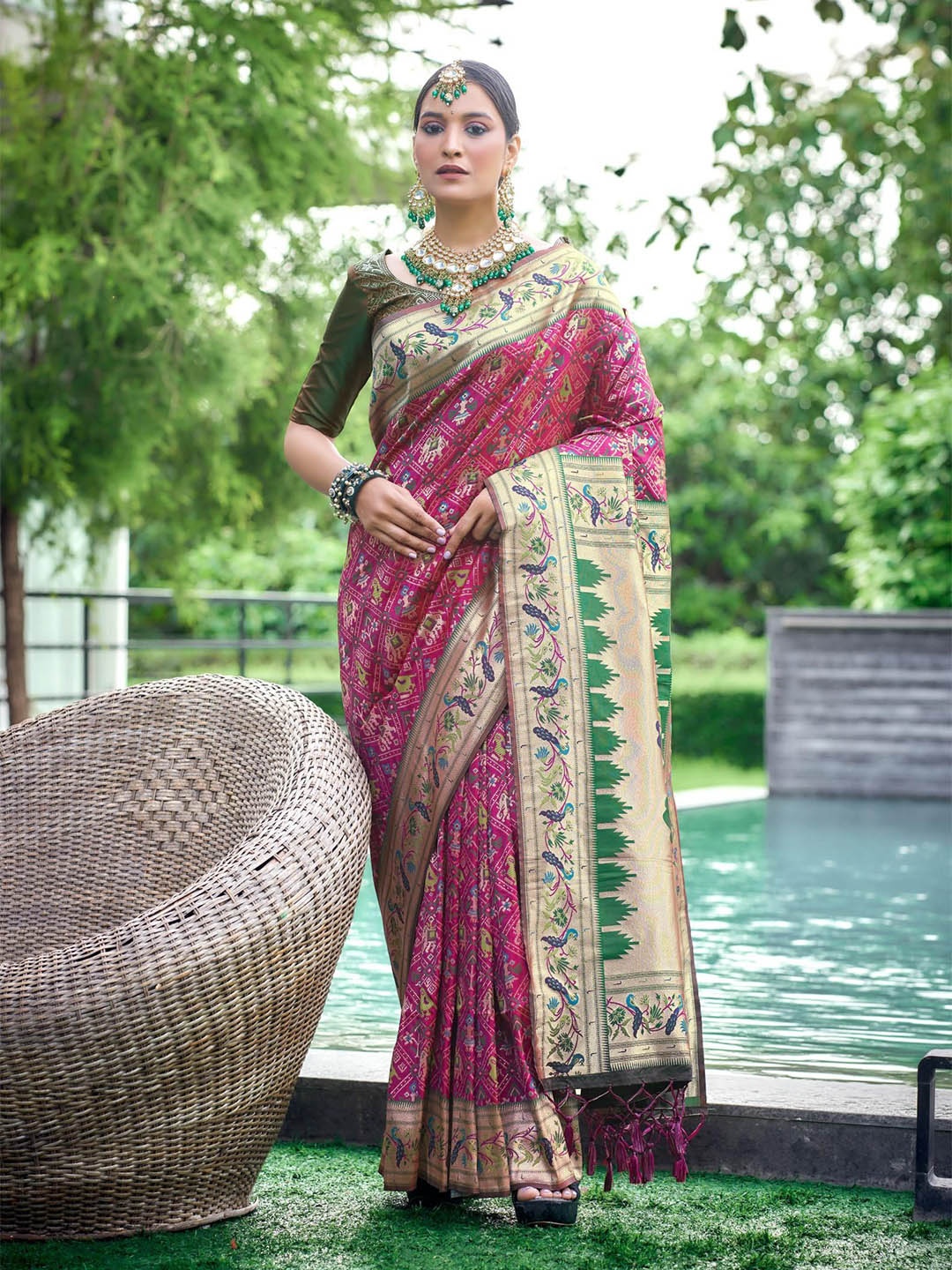 

Kandora Ethnic Motifs Woven Design Zari Pure Silk Banarasi Heavy Work Saree, Lavender