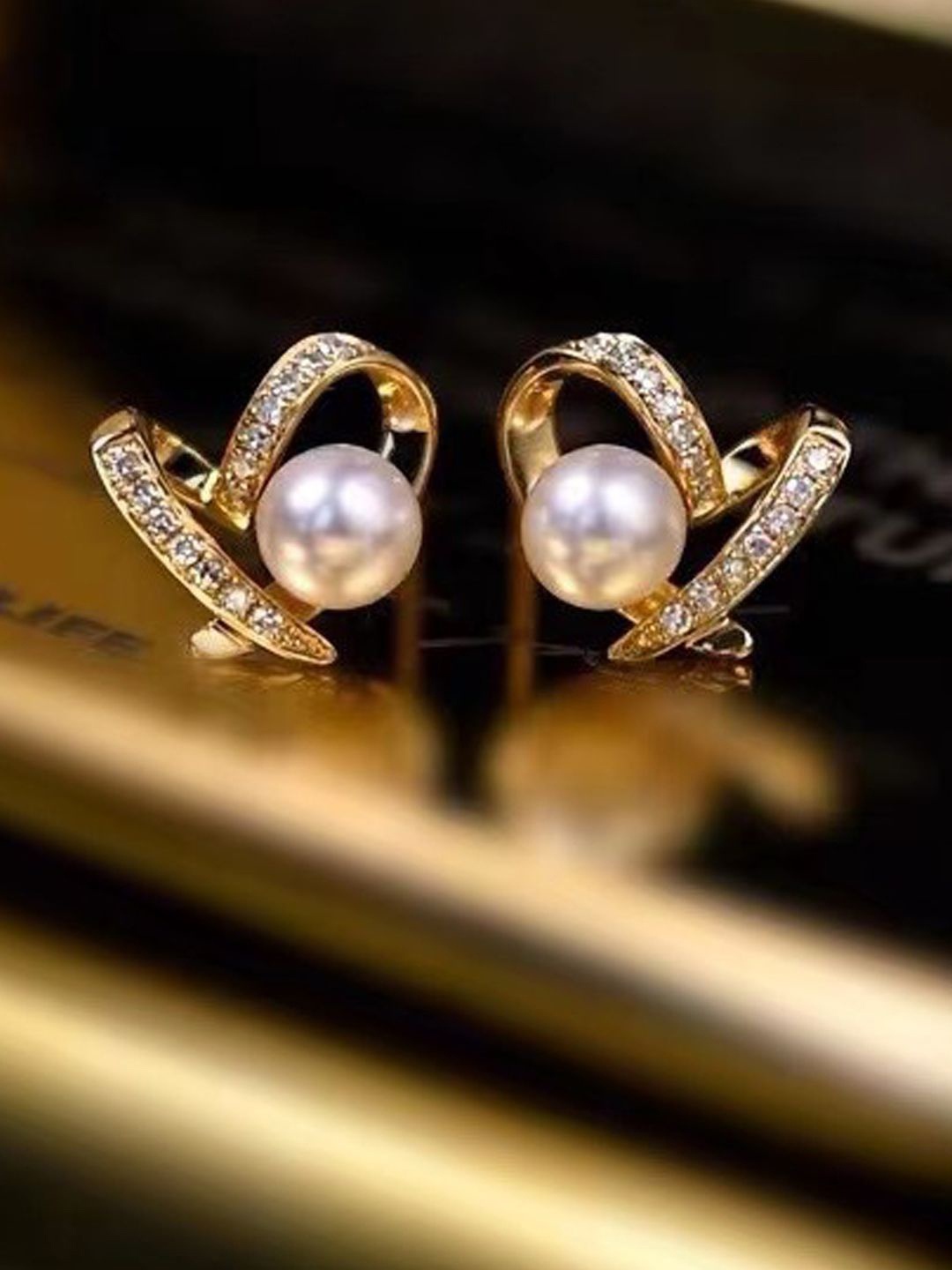 

FIMBUL Gold Plated Cubic Zirconia Heart Shaped Studs