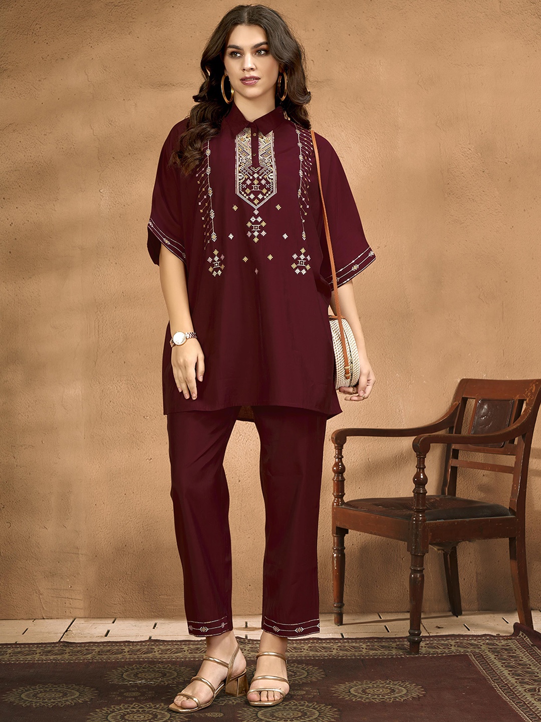 

Anouk Embroidered Shirt Collar Kaftan With Trousers Co-Ords, Maroon